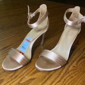 Naturalizer - sandals great condition